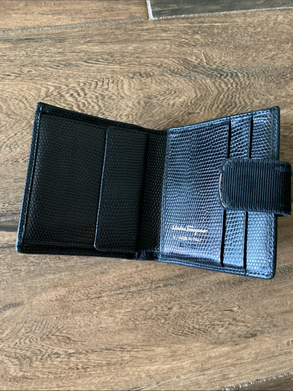 Salvatore Ferragamo Black Lizard Leather Silver Hardware Bifold Compact Wallet - Picture 7 of 10